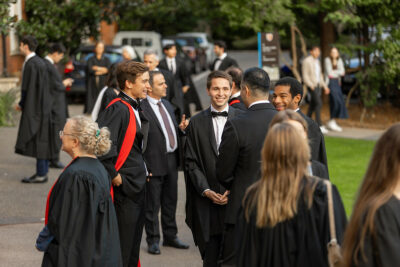 Dr Graff (VHI) with Students