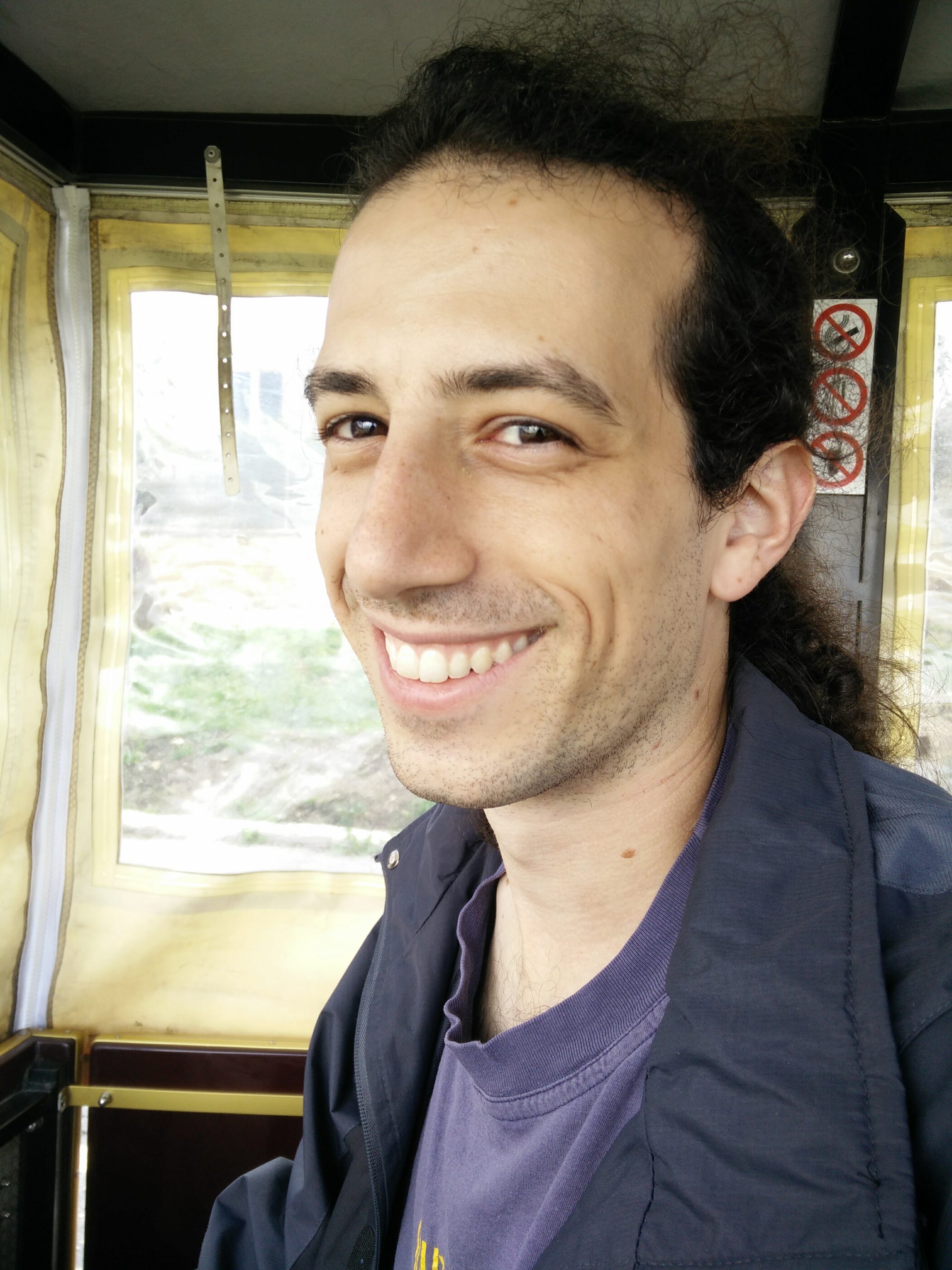 Dr Renan Gross Headshot