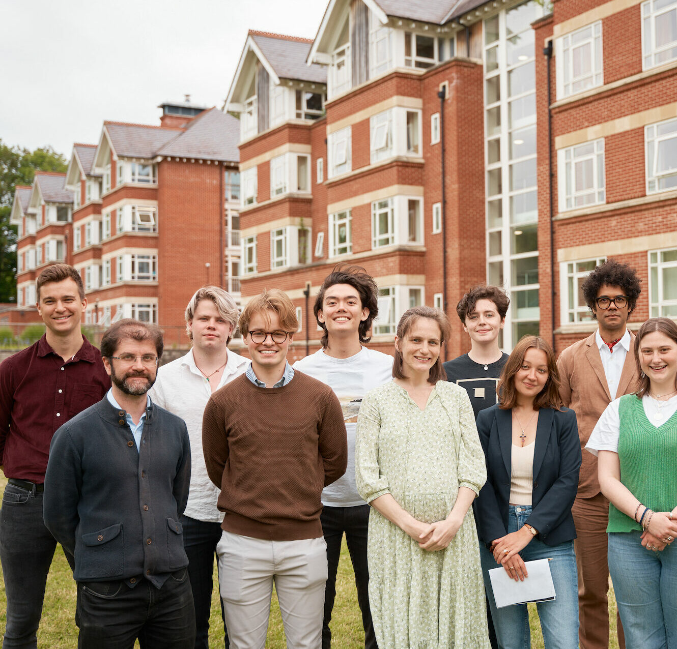 vhi_team_and_students